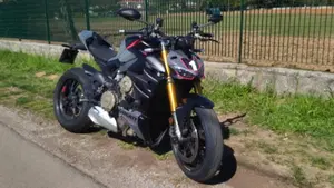 Ducati Streetfighter V4 S (2023 - 24) 