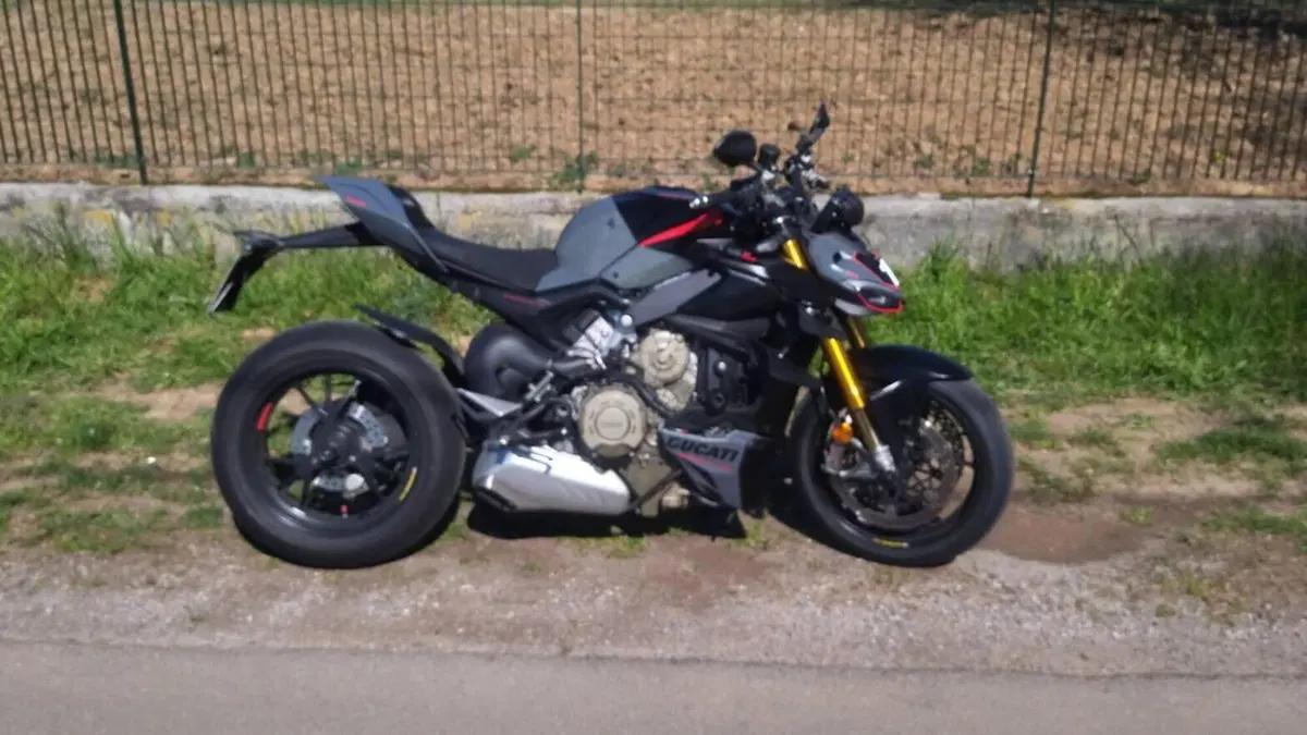 Ducati Streetfighter V4 S (2023 - 24)  (3)