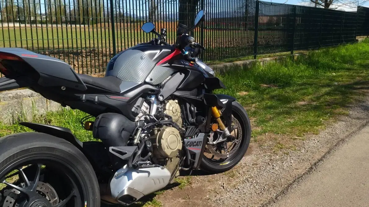 Ducati Streetfighter V4 S (2023 - 24)  (4)