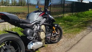 Ducati Streetfighter V4 S (2023 - 24)  (4)