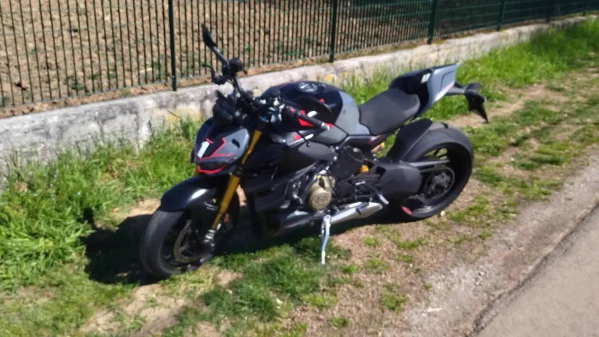 Ducati Streetfighter V4 S (2023 - 24)  (9)