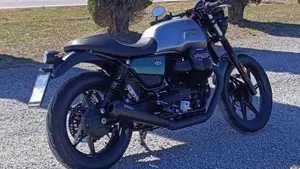 Moto Guzzi V7 Stone Centenario (2021 - 22)  (6)