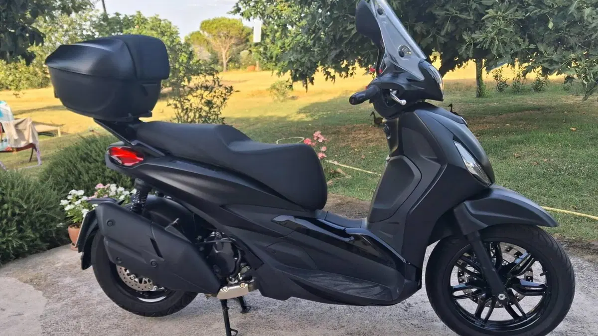 Piaggio Beverly 400 ABS-ASR (2021 - 24)  (2)