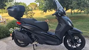 Piaggio Beverly 400 ABS-ASR (2021 - 24)  (2)