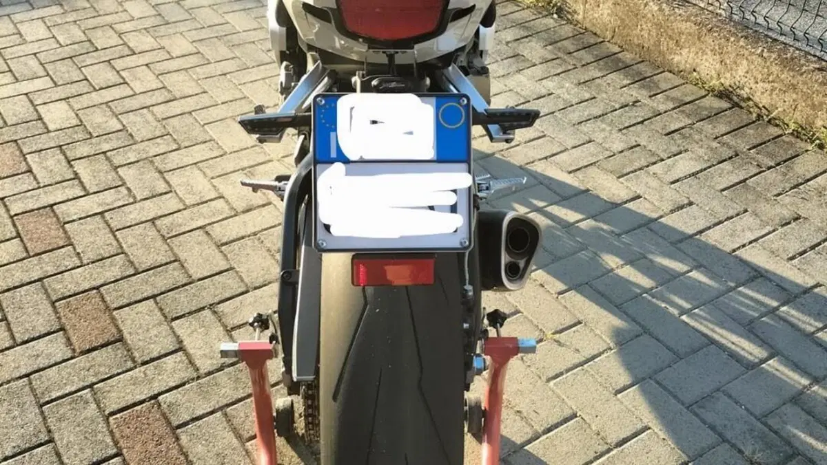 Honda CBR 1000 RR Fireblade (2008 - 11)  (6)