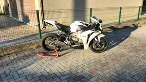 Honda CBR 1000 RR Fireblade (2008 - 11)  (7)