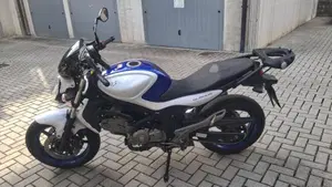 Suzuki Gladius 650 SFV (2009 - 15)  (14)