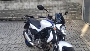 Suzuki Gladius 650 SFV (2009 - 15)  (15)