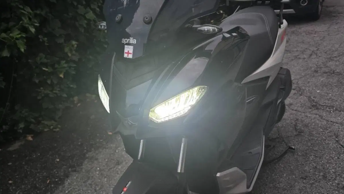 Aprilia SR GT 200 (2022 - 24)  (2)