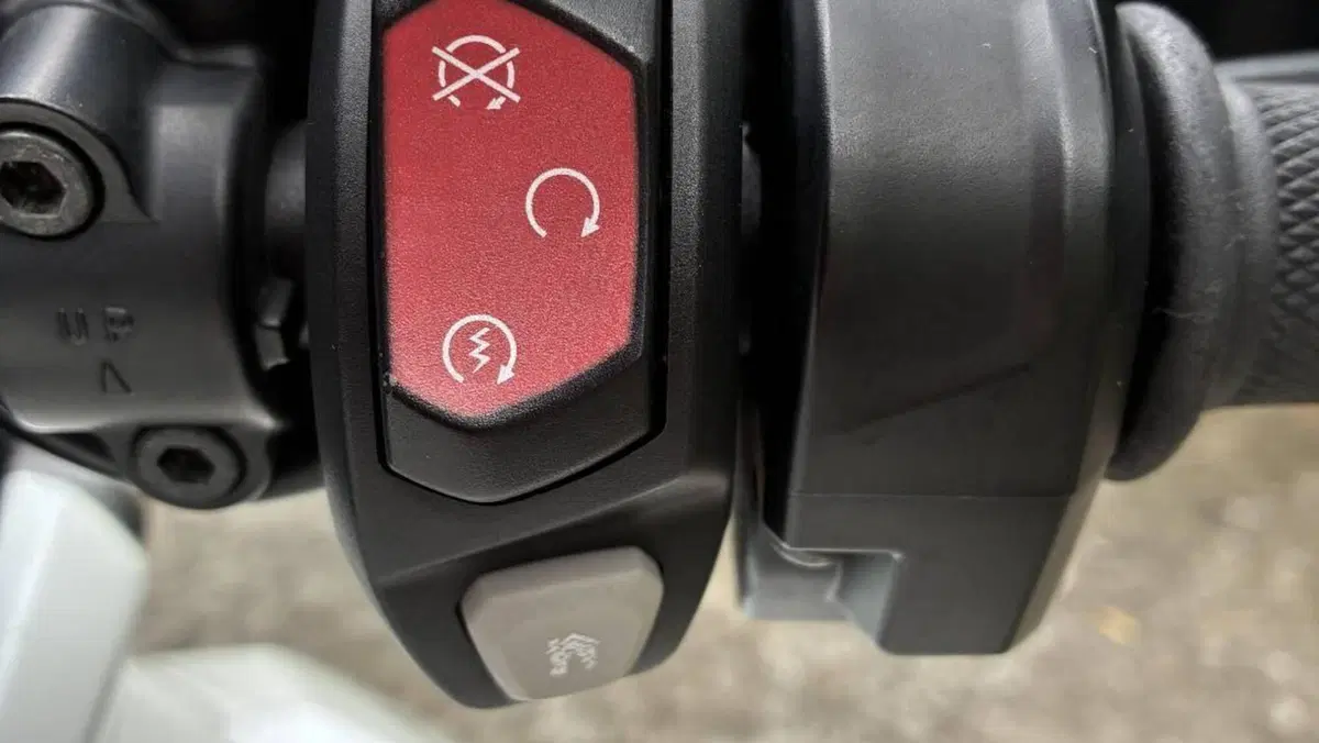 Triumph Tiger 800 XRx (2018 - 20)  (6)