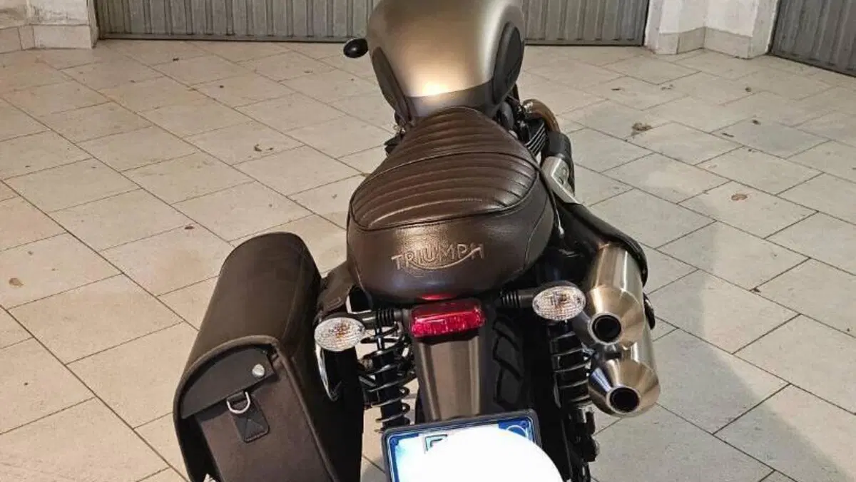 Triumph Street Scrambler 900 Sandstorm (2021 - 22)  (4)