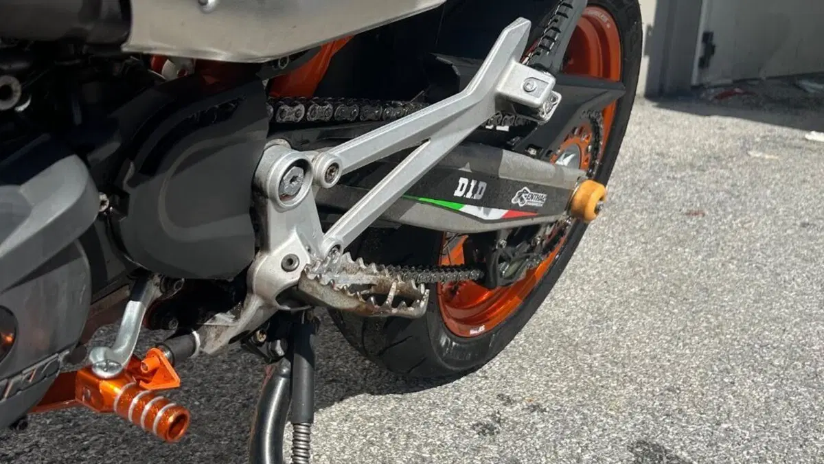 KTM 690 SMC R (2012 - 17)  (4)