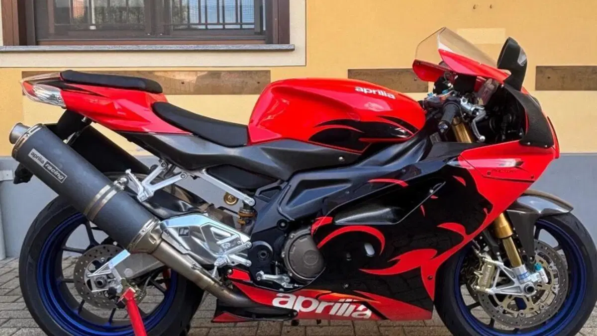 Aprilia RSV 1000 (2003 - 04) 