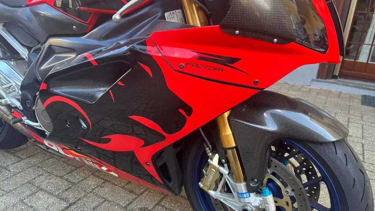 Aprilia RSV 1000 (2003 - 04)  (4)