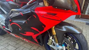 Aprilia RSV 1000 (2003 - 04)  (4)