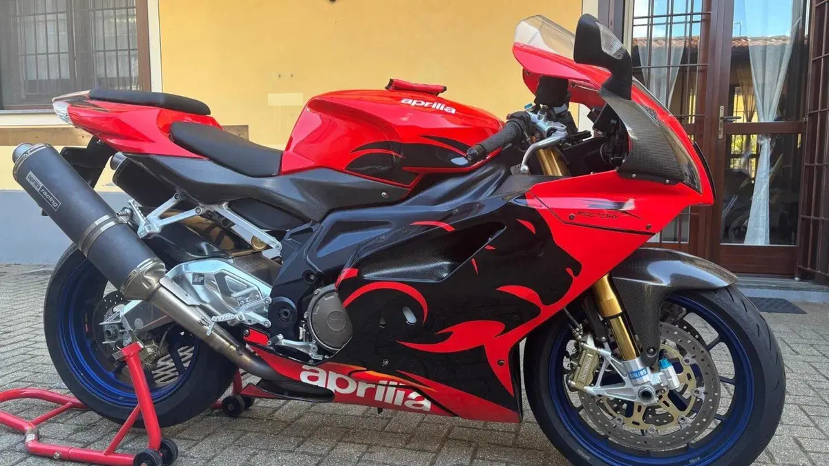 Aprilia RSV 1000 (2003 - 04)  (5)