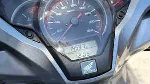 Honda SH 300 i ABS (2016 - 20)  (4)
