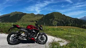 Triumph Street Triple 765 RS (2023 - 26)  (2)