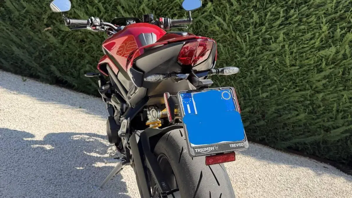 Triumph Street Triple 765 RS (2023 - 26)  (10)