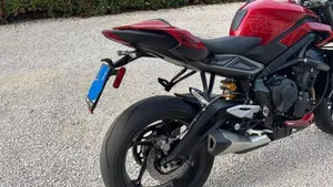 Triumph Street Triple 765 RS (2023 - 26)  (13)