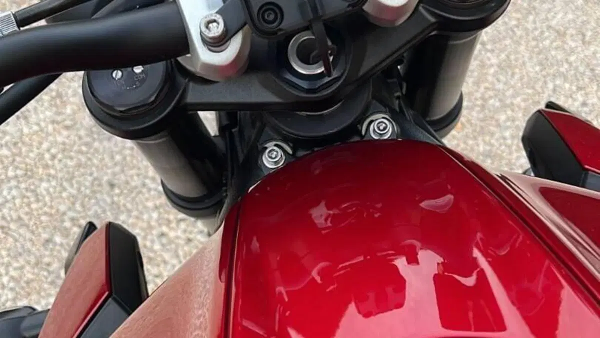 Triumph Street Triple 765 RS (2023 - 26)  (12)