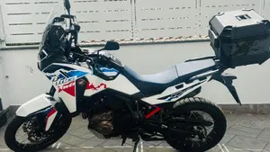 Honda Africa Twin CRF 1100L ES DCT (2024 - 26) 