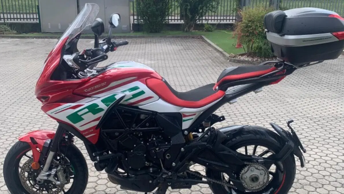 MV Agusta Turismo Veloce 800 RC SCS (2022 - 26)  (2)