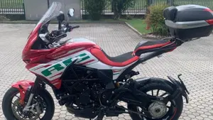 MV Agusta Turismo Veloce 800 RC SCS (2022 - 26)  (2)