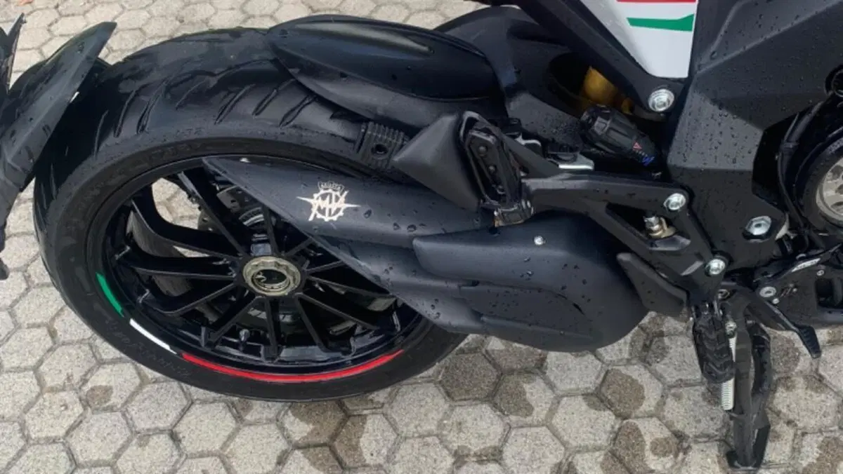 MV Agusta Turismo Veloce 800 RC SCS (2022 - 26)  (6)