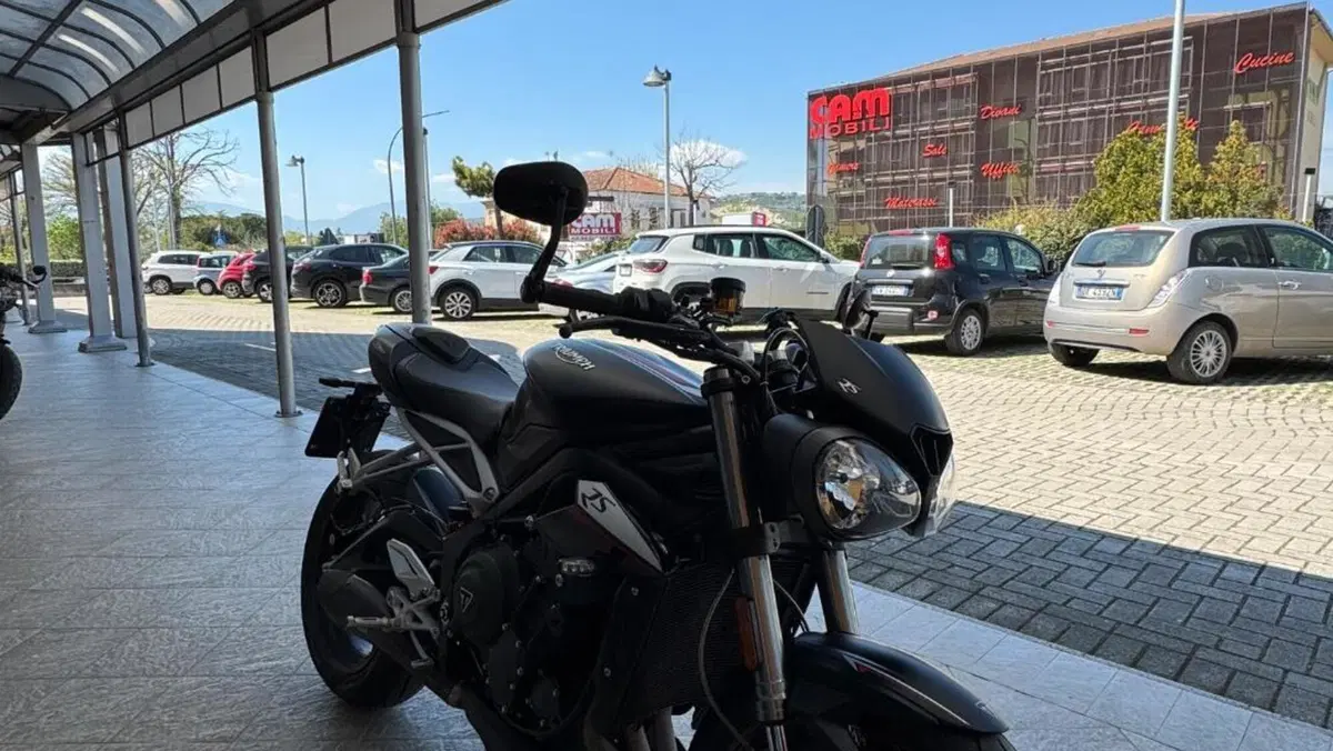 Triumph Street Triple RS (2017 - 19)  (2)
