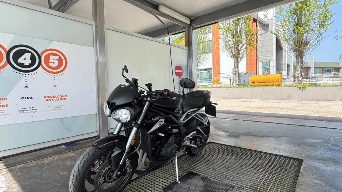 Triumph Street Triple RS (2017 - 19)  (3)
