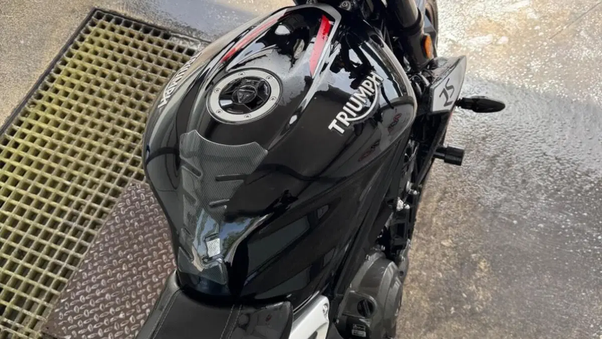 Triumph Street Triple RS (2017 - 19)  (4)