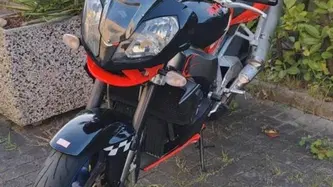 Aprilia Tuono 1000 R (2006 - 10) usata