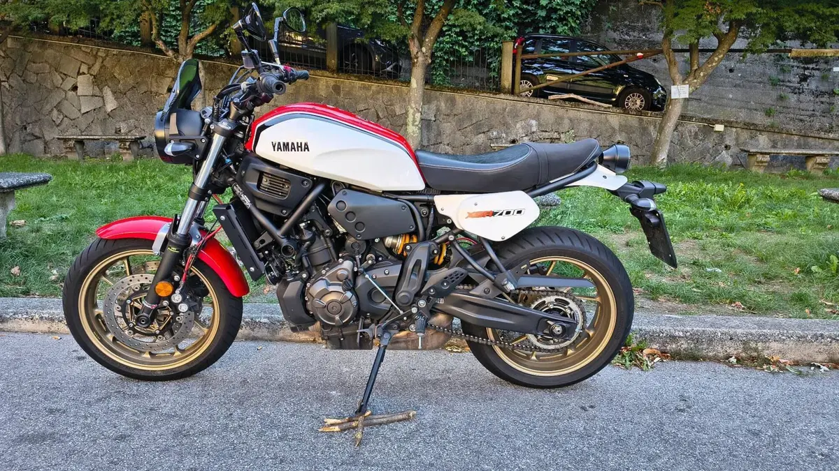Yamaha XSR 700 (2022 - 26)  (2)
