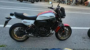 Yamaha XSR 700 (2022 - 26)  (4)