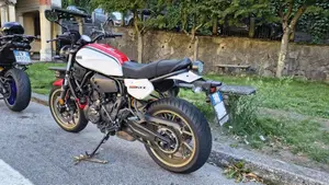 Yamaha XSR 700 (2022 - 26)  (6)