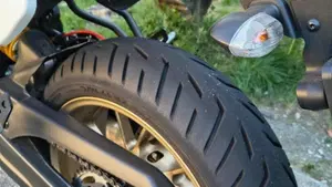 Yamaha XSR 700 (2022 - 26)  (11)