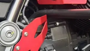 Moto Guzzi V85 TT (2021 - 23)  (3)