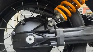 Moto Guzzi V85 TT (2021 - 23)  (4)
