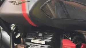 Moto Guzzi V85 TT (2021 - 23)  (7)