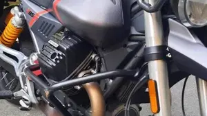 Moto Guzzi V85 TT (2021 - 23)  (9)