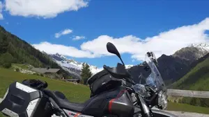 Moto Guzzi V85 TT (2021 - 23)  (10)