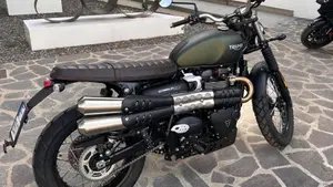 Triumph Scrambler 900 Chrome Edition (2023)  (2)