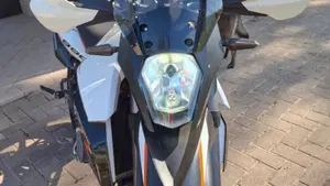 KTM 990 Supermoto R (2009 - 11)  (3)