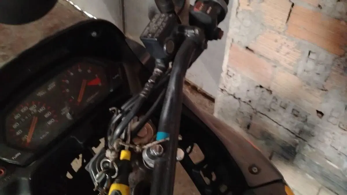 Honda NX 650 Dominator (1988 - 90)  (3)