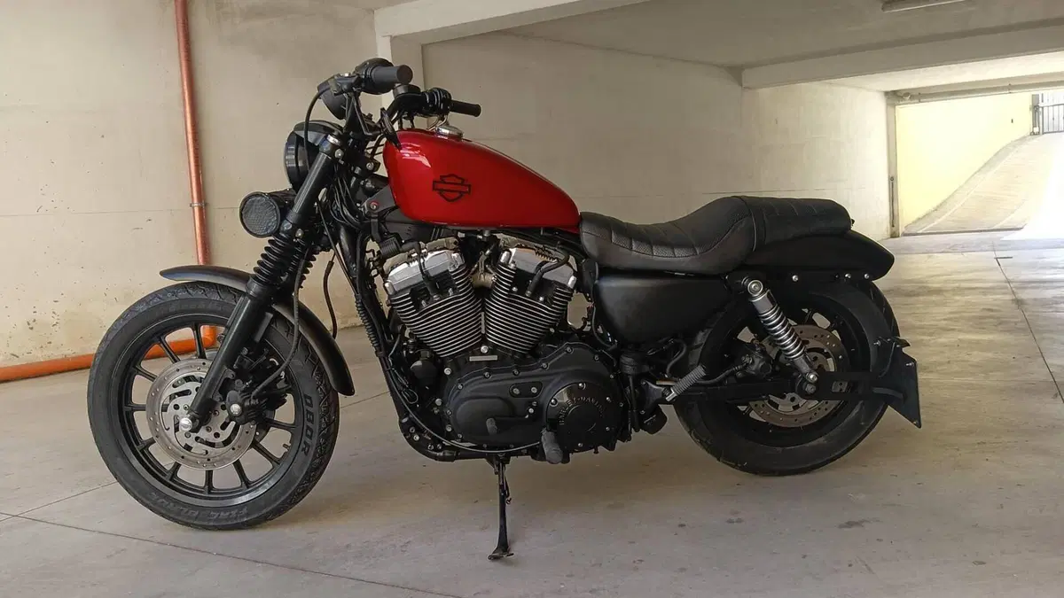 Harley-Davidson 883 R (2006 - 07) - XL 883R  (2)