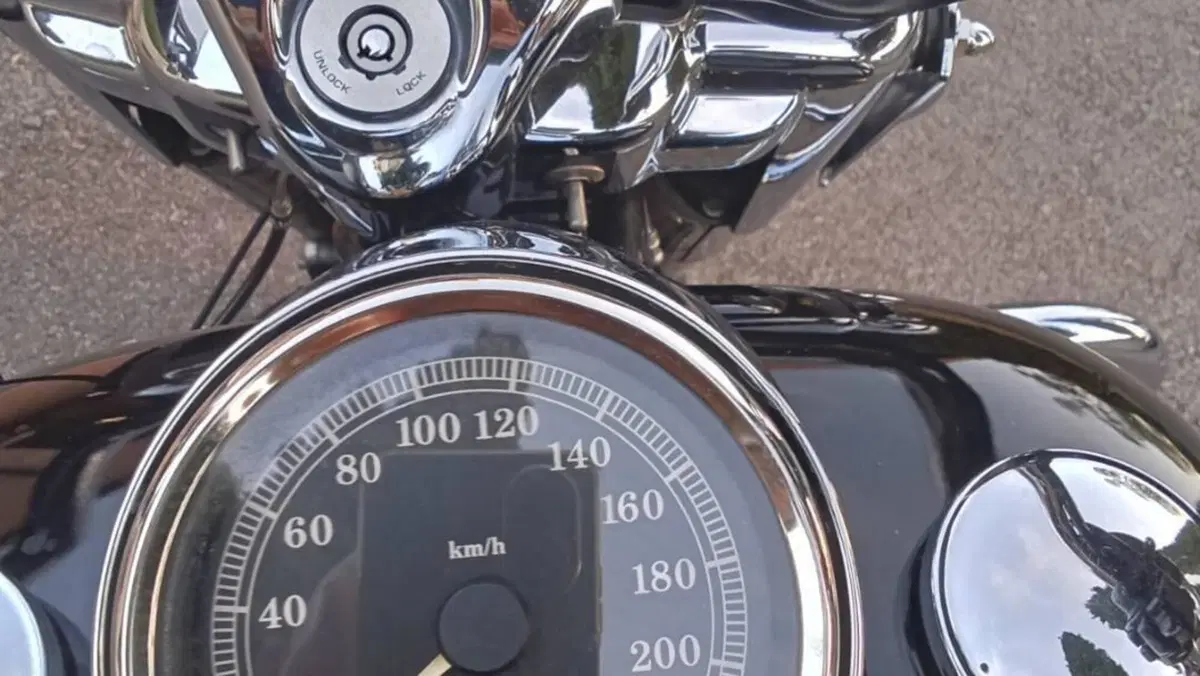 Harley-Davidson 1584 Road King Classic (2007 - 10) - FLHRC  (2)