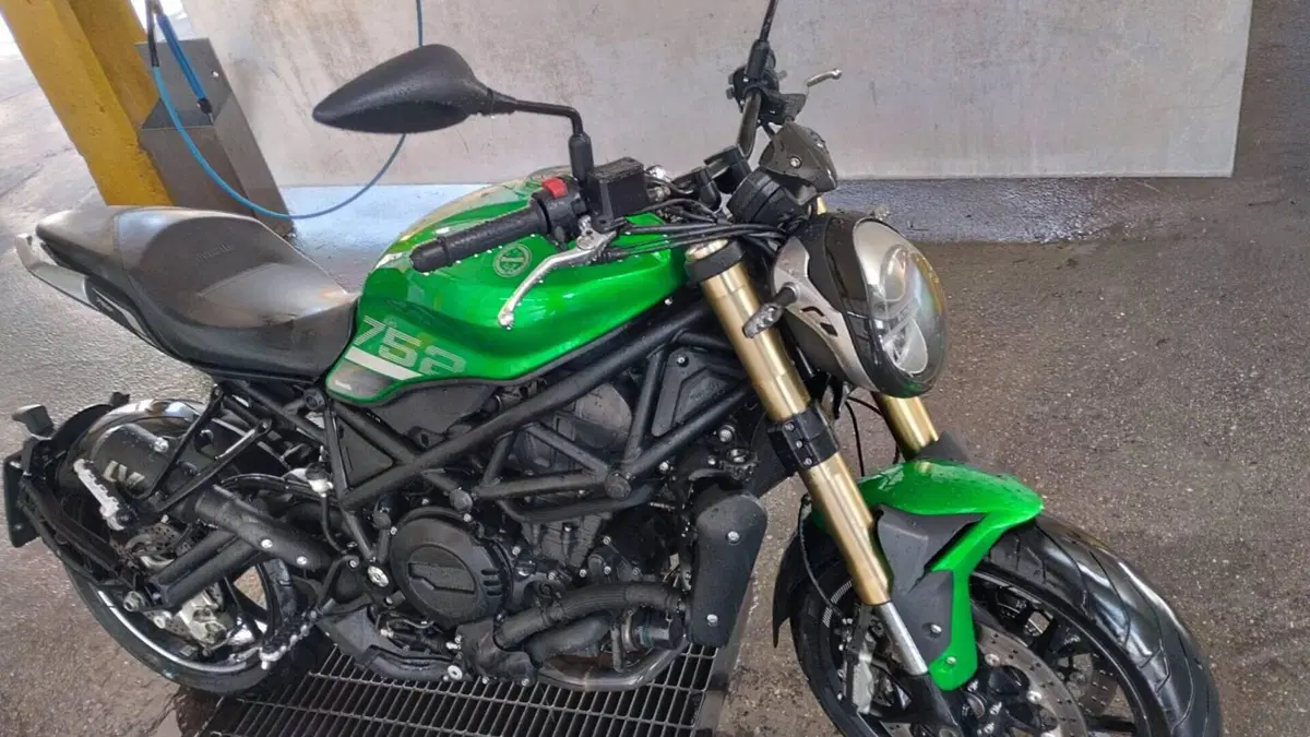 Benelli 752 S (2022 - 25)  (4)
