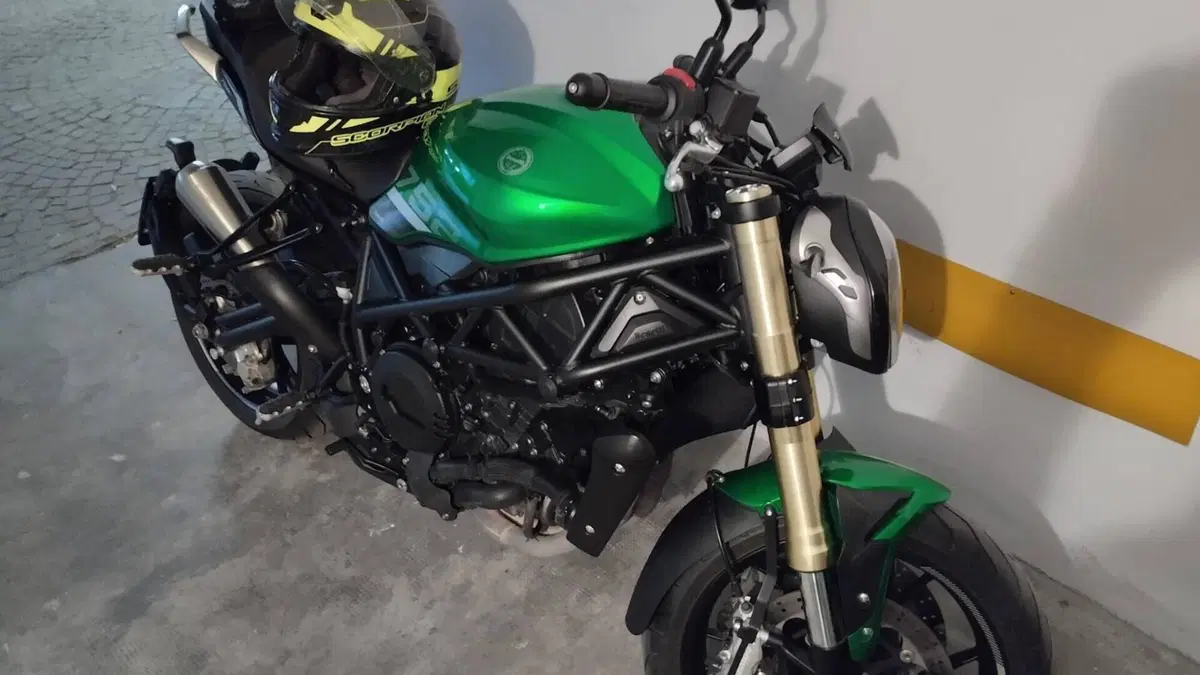 Benelli 752 S (2022 - 25)  (5)