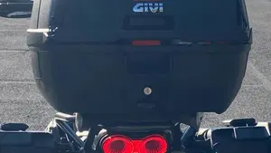 Moto Guzzi V85 TT (2021 - 23)  (7)